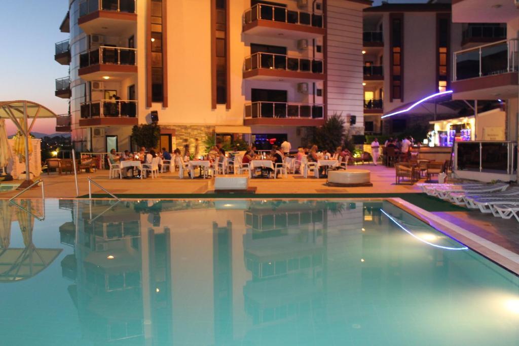 Whispering Sands Kusadasi Exterior photo